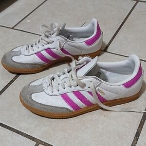 ADIDAS Women’s Size 6 Pink Samba Sneakers